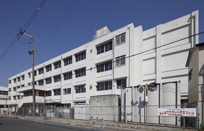 Habikino City Furuichi Elementary School Refurbishment and Seismic Reinforcement of Buildings 2 and 4 1