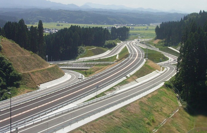 日本海東北自動車道大内 2