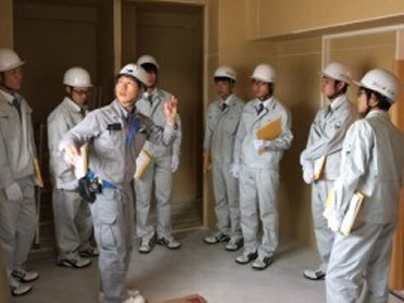 「島根県立松江工業高等学校 建築都市工学科で学ぶ38名の高校生」を招いて作業所見学会が開催されました。